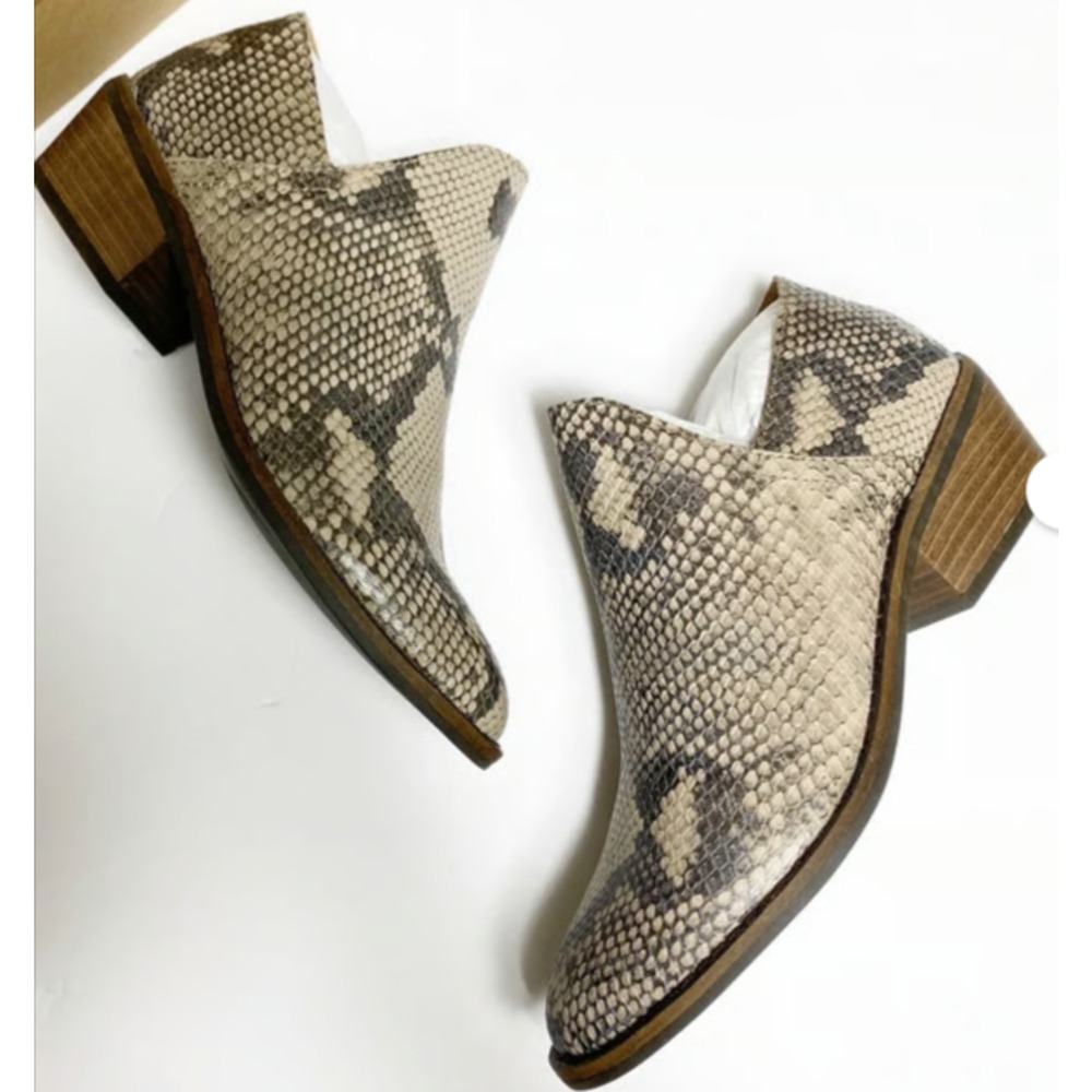 Lucky Brand Fausst Snakeprint Ankle Booties Size 9.5